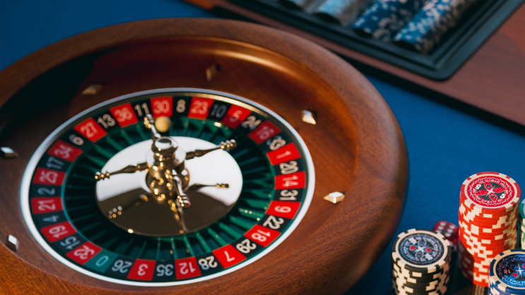 Live roulette table with chips at Evolution Singapore online casino