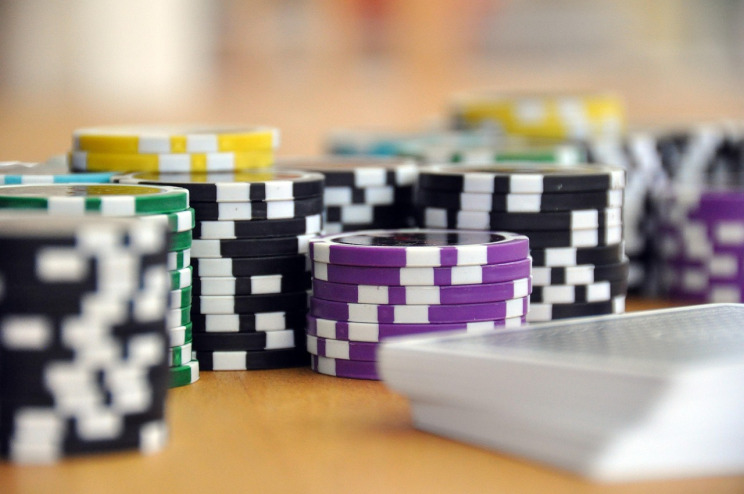 Sic bo dice game with casino chips for Evolution Singapore players